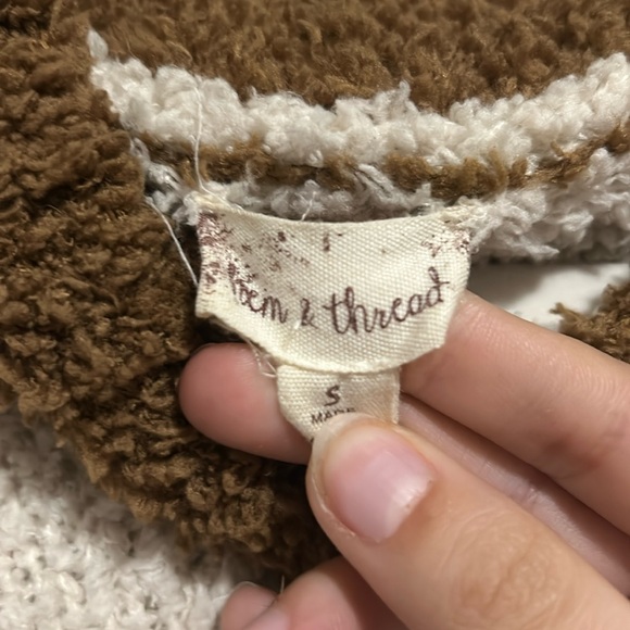 Poem & Thread High Neck Fuzzy Sweater Size S - Picture 2 of 2